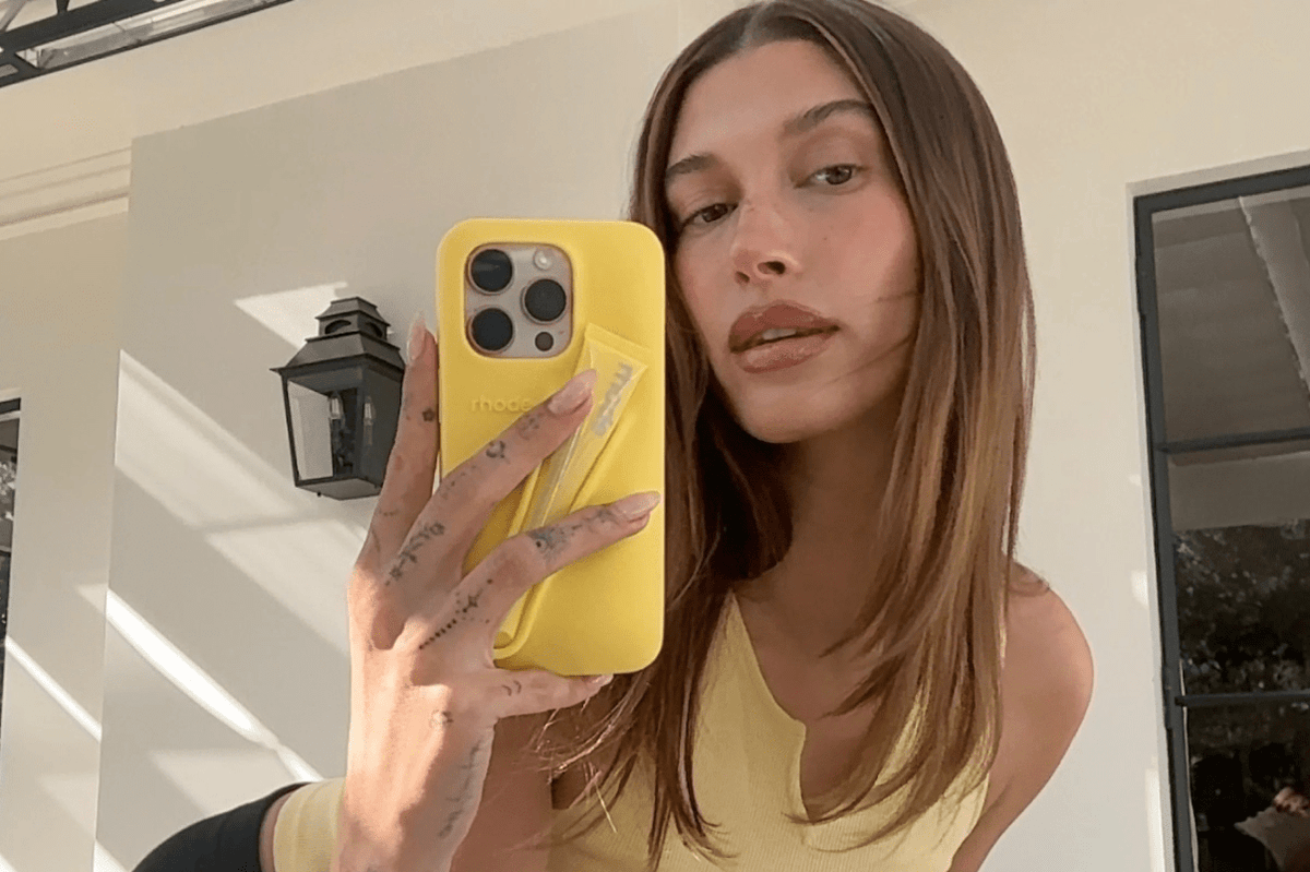 Lip Case Rhode By Hailey Bieber Limited Edition Shade Amarelo por
