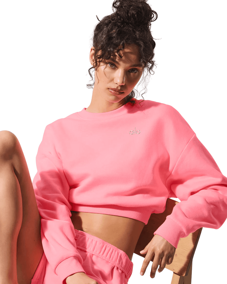 Vista lateral Moletom Alo Yoga Cropped Accolade Neon Bubblegum Rosa