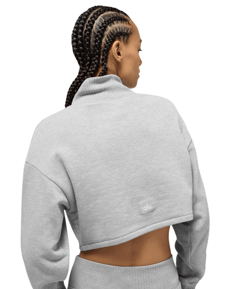 Vista lateral Moletom Alo Yoga Cropped Serenity Coverup Athletic Heather Grey Cinza