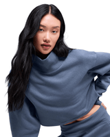 Vista lateral Moletom Alo Yoga Cropped Serenity Coverup Bluestone Azul