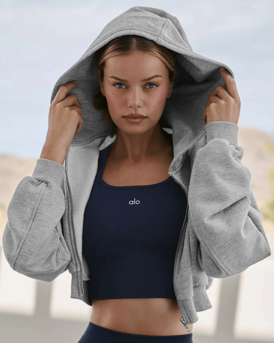 Vista frontal Moletom Alo Yoga Sweet Escape Zip Up Athletic Heather Grey Cinza