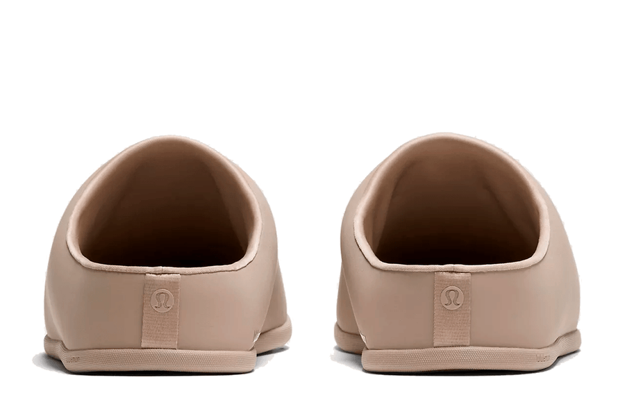 Vista frontal Mule Lululemon SwayDay Nutmeg Bege