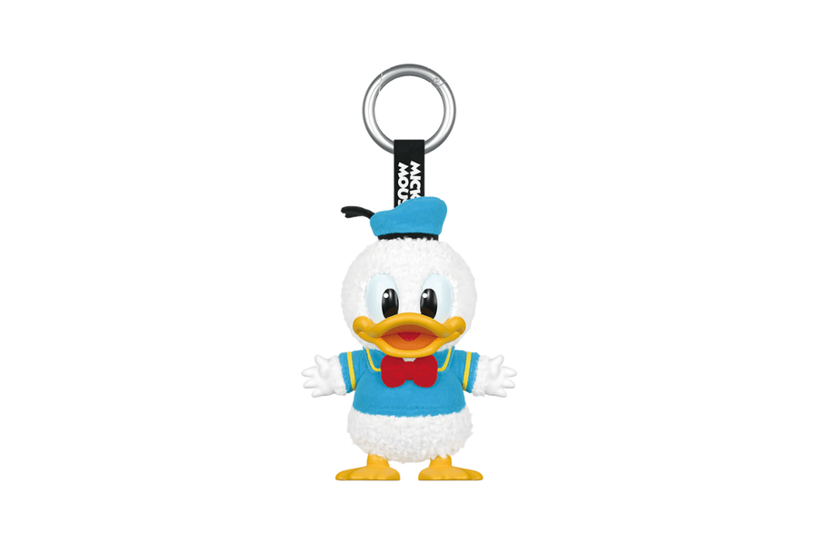 Vista na caixa Pop Mart Disney Mickey Family Together Series Plush Keychain Single Blind Box Lacrada