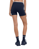 Vista lateral Short Alo Yoga 5