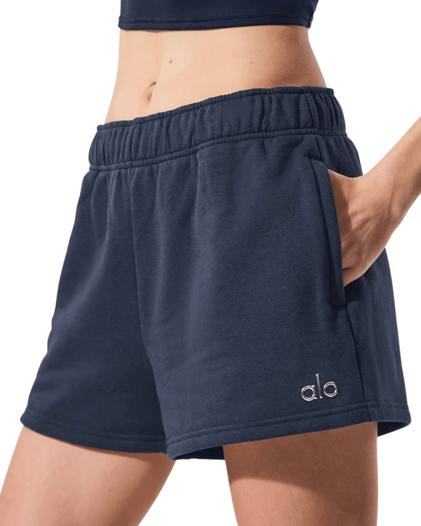 Short Alo Yoga Accolade Navy Azul Marinho em azul marinho original na LK Sneakers