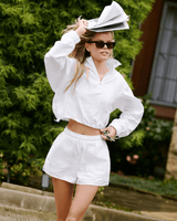 Vista frontal Short Alo Yoga Alumni Branco