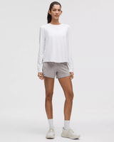 Vista lateral Short Lululemon Hotty Hot High-Rise Lined 4”
