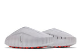 Vista do solado Slide Nike Mind 001 Light Smoke Grey Cinza