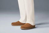 Vista do solado Slipper Alo Yoga Recovery Saddle/Ivory Bege
