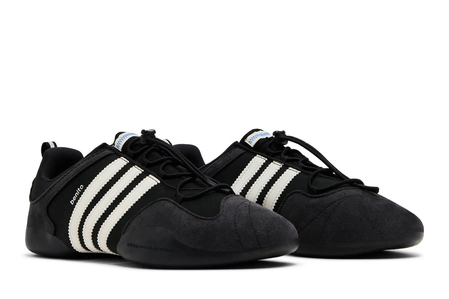 Vista traseira do Adidas Adidas Ballerina Bad Bunny Black Chalk mostrando calcanheira e detalhes do solado