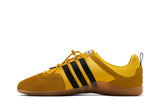 Vista lateral do Adidas Adidas Ballerina Bad Bunny Bold Gold mostrando design do cabedal e logo da marca