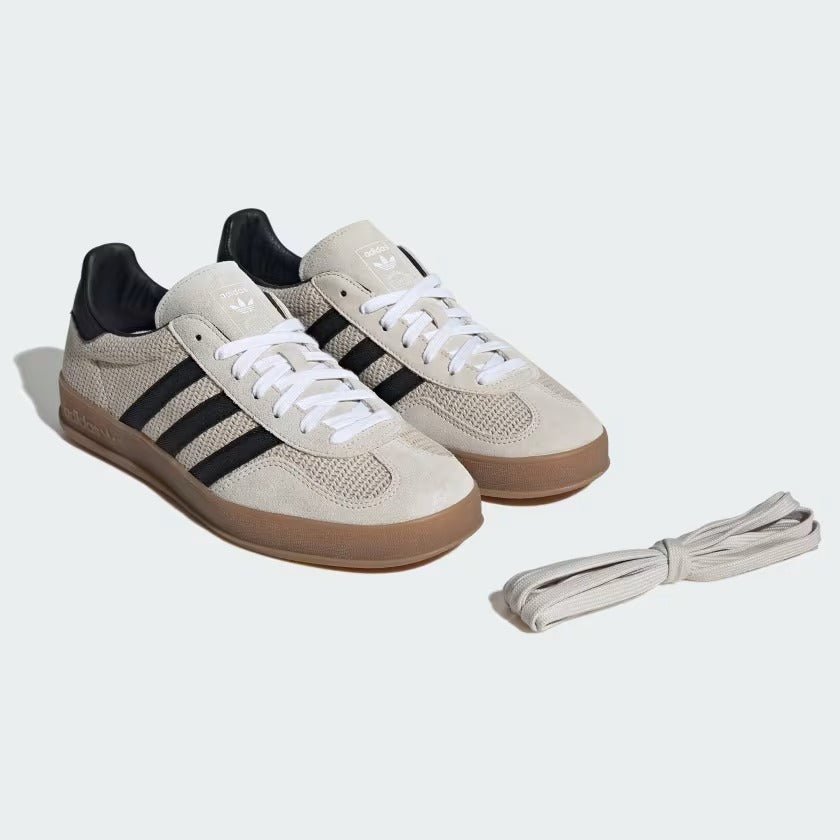 Tênis adidas Gazelle Indoor Alumina Black Bege por R$ 2.299,99 em até 10x
