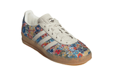 Vista traseira do Adidas Adidas Gazelle Indoor Liberty London Floral Embroidery Multi-Color mostrando calcanheira e detalhes do solado