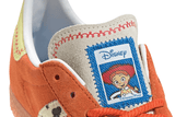 Vista na caixa do Adidas Adidas Gazelle R Disney Pixar Toy Story mostrando embalagem original da marca