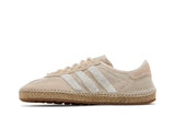 Vista lateral do Adidas adidas Gazelle x Clot By Edison Chen Halo Ivory mostrando design do cabedal e logo da marca