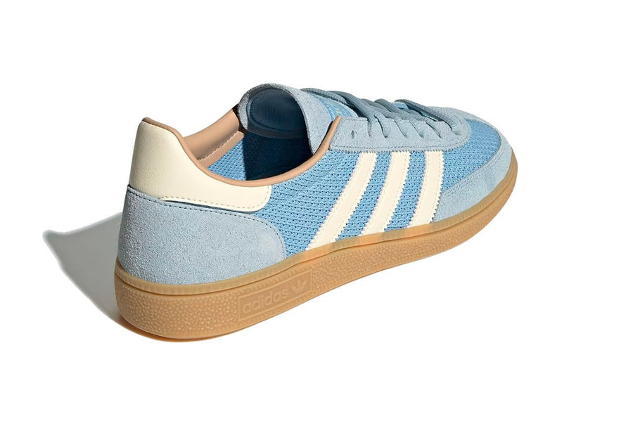 Vista superior do Adidas Adidas Handball Spezial Clear Sky White Warm Sandstone mostrando abertura, lingueta e cadarços
