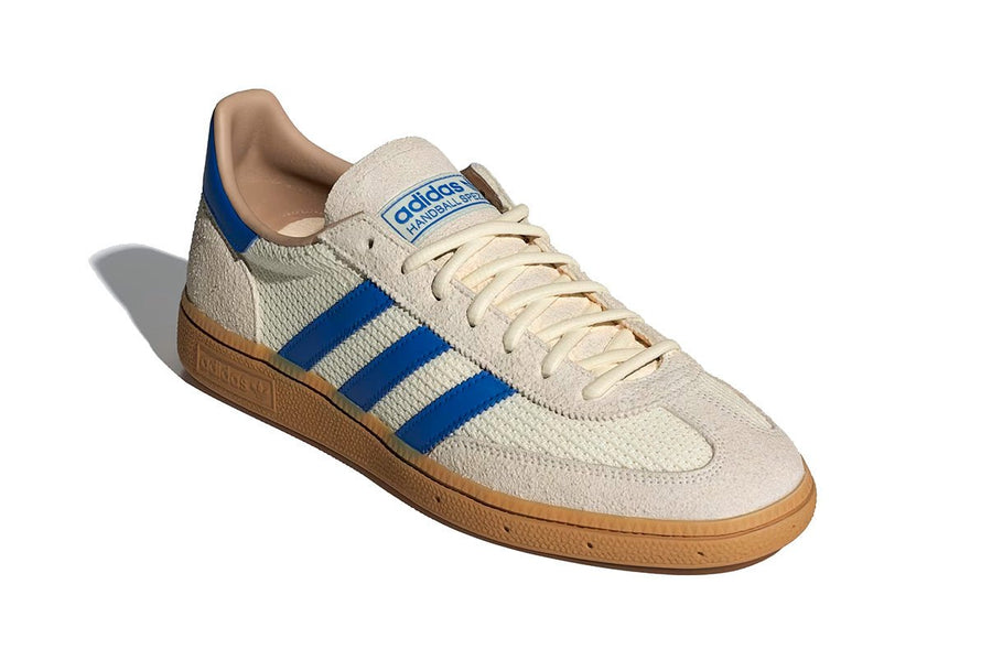 Vista traseira do Adidas Adidas Handball Spezial Cream White Blue Warm Sandstone mostrando calcanheira e detalhes do solado