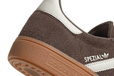 Vista na caixa do Adidas Adidas Handball Spezial Earth Strata Gum mostrando embalagem original da marca