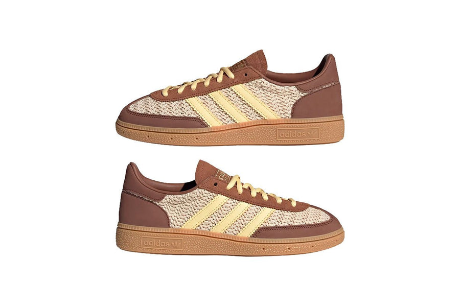 Vista do solado do Adidas Adidas Handball Spezial Preloved Brown Orange Tint Gum mostrando padrão de tração e tecnologia de amortecimento