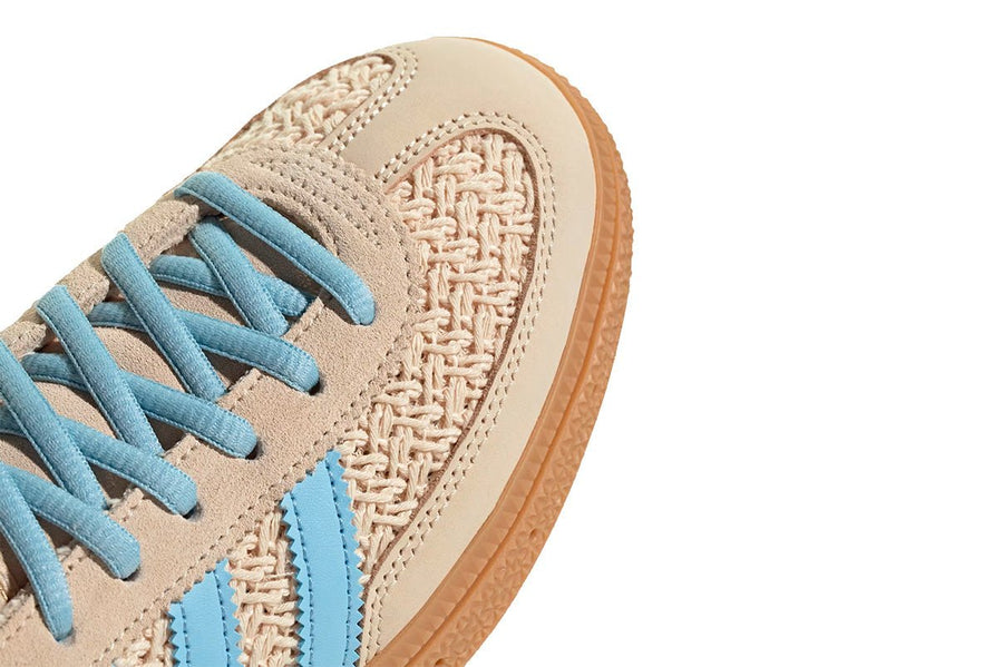 Vista na caixa do Adidas Adidas Handball Spezial Sand Strata Clear Sky mostrando embalagem original da marca