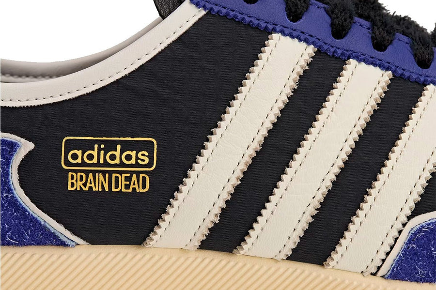 Vista do solado do Adidas Adidas Japan Brain Dead Black Warm Vanilla mostrando padrão de tração e tecnologia de amortecimento