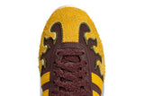 Vista frontal do Adidas Adidas Japan Brain Dead Brown Hazel Yellow mostrando biqueira e costuras
