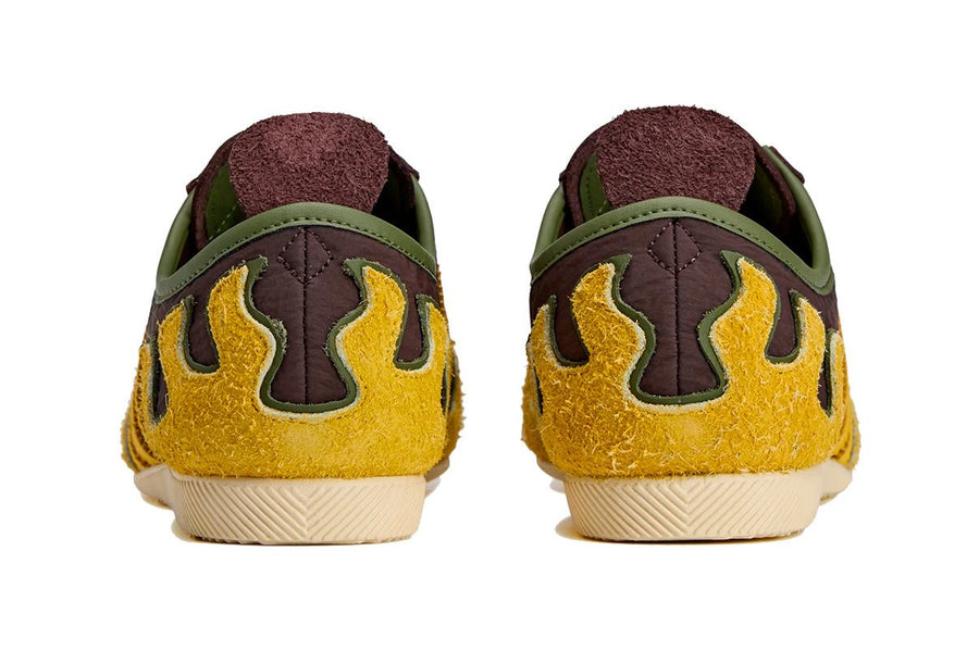 Vista superior do Adidas Adidas Japan Brain Dead Brown Hazel Yellow mostrando abertura, lingueta e cadarços