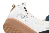 Vista em detalhe do Adidas Adidas Samba Disney 101 Dalmatians Penny mostrando textura do material e acabamento