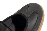 Vista na caixa do Adidas Adidas Samba Jane 'Black White Gum' mostrando embalagem original da marca
