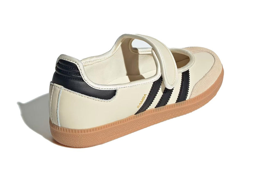 Vista superior do Adidas Adidas Samba Jane Cream Black Gum mostrando abertura, lingueta e cadarços