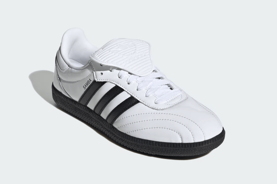 Vista superior do Adidas Adidas Samba LT Cloud White Core Black Black Sole mostrando abertura, lingueta e cadarços