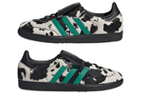 Vista em detalhe do Adidas Adidas Samba LT Cow Print Black White mostrando textura do material e acabamento