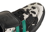 Vista na caixa do Adidas Adidas Samba LT Cow Print Black White mostrando embalagem original da marca