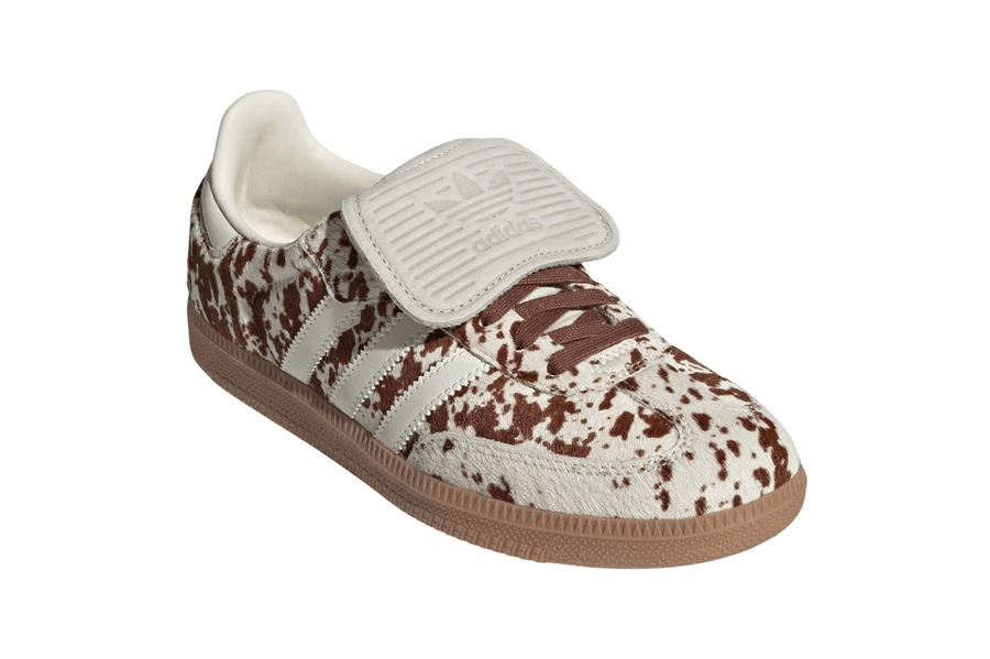 Vista traseira do Adidas Adidas Samba LT Cow Print Brown White mostrando calcanheira e detalhes do solado