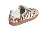Vista superior do Adidas Adidas Samba LT Cow Print Brown White mostrando abertura, lingueta e cadarços