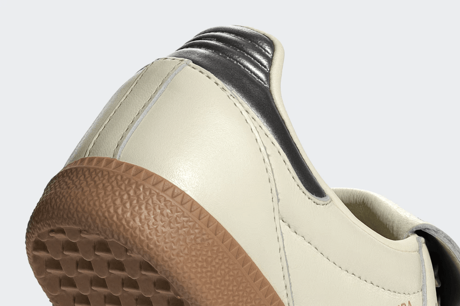 Vista na caixa do Adidas Adidas Samba LT Cream White Black Gum mostrando embalagem original da marca