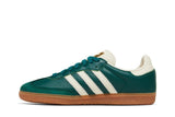 Vista lateral do Adidas adidas Samba Og Collegiate Green Gum mostrando design do cabedal e logo da marca