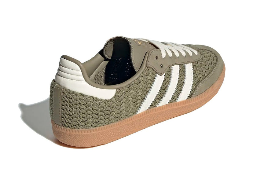 Vista superior do Adidas Adidas Samba OG Crochet Pack Orbit Green mostrando abertura, lingueta e cadarços