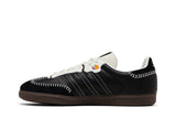 Vista lateral do Adidas adidas Samba Og Dia de Muertos Pack Black mostrando design do cabedal e logo da marca