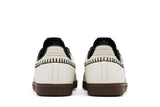 Vista superior do Adidas adidas Samba Og Dia de Muertos Pack Off White mostrando abertura, lingueta e cadarços