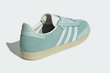 Vista superior do Adidas Adidas Samba OG Hazy Green Sky Tint mostrando abertura, lingueta e cadarços