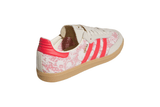 Vista superior do Adidas Adidas Samba OG Liberty London Better Scarlet mostrando abertura, lingueta e cadarços