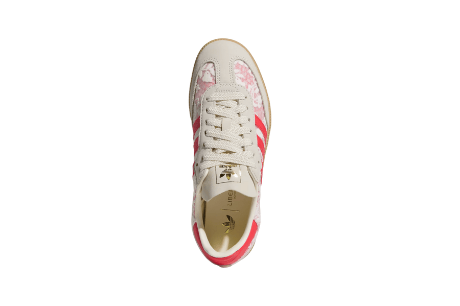 Vista frontal do Adidas Adidas Samba OG Liberty London Better Scarlet mostrando biqueira e costuras