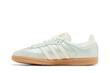 Vista lateral do Adidas adidas Samba Og Linen Green Metallic mostrando design do cabedal e logo da marca