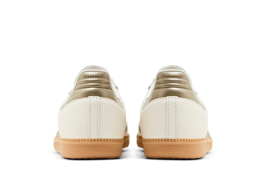 Vista superior do Adidas adidas Samba Og Off White Cyber Metallic mostrando abertura, lingueta e cadarços
