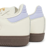 Vista frontal do Adidas adidas Samba Og Off White Oat Violet Tone mostrando biqueira e costuras