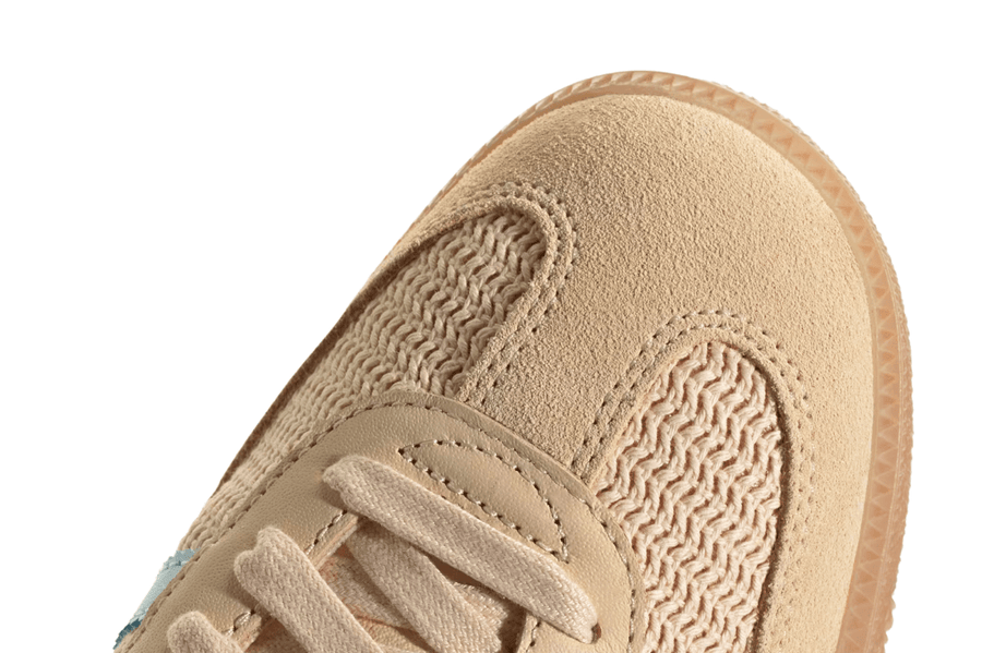 Vista na caixa do Adidas Adidas Samba OG Sanda Strata Sky Tint mostrando embalagem original da marca