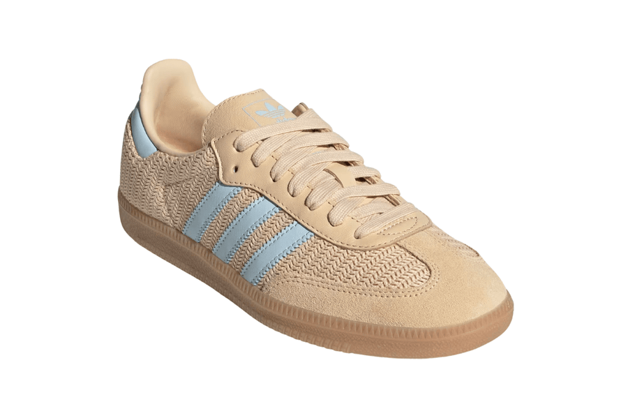 Vista traseira do Adidas Adidas Samba OG Sanda Strata Sky Tint mostrando calcanheira e detalhes do solado