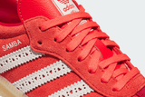 Vista em detalhe do Adidas Adidas Samba OG Valentine's Day mostrando textura do material e acabamento