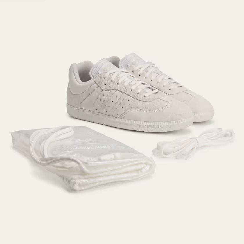 Vista superior do Adidas adidas Samba Og x Dingyun Zhang White Vapour mostrando abertura, lingueta e cadarços